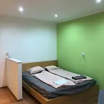 Kert Kapcsolatos Lakás Privát Parkolóval Apartamento *
