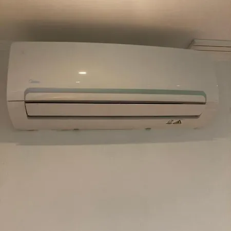 Kert Kapcsolatos Lakas Privat Parkoloval