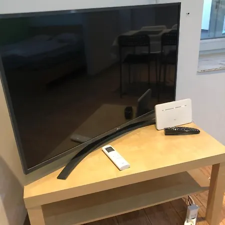 Kert Kapcsolatos Lakas Privat Parkoloval 아파트 부다페스트