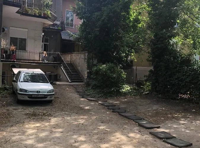 شقة Kert Kapcsolatos Lakas Privat Parkoloval