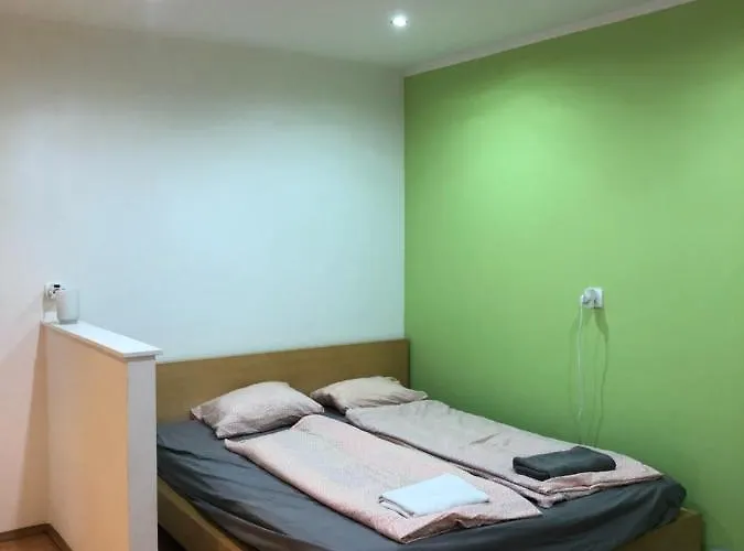 Kert Kapcsolatos Lakas Privat Parkoloval Apartament *